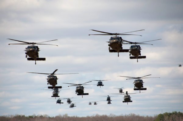 Uso de helicópteros para transporte