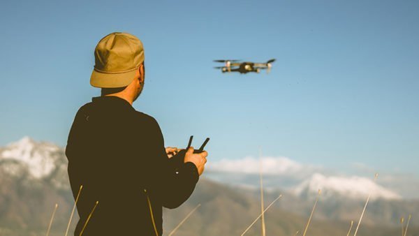 Voando de drone